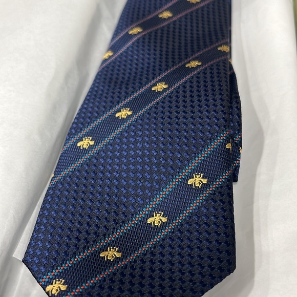 Gucci midnight navy and red silk bee web tie - Picture 7 of 8
